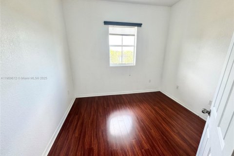 Condo in Doral, Florida, 3 bedrooms  № 1965431 - photo 11