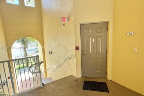Condo in Doral, Florida, 3 bedrooms  № 1965431 - photo 3