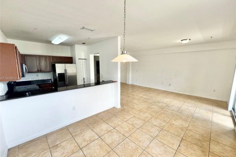 Condo in Doral, Florida, 3 bedrooms  № 1965431 - photo 6