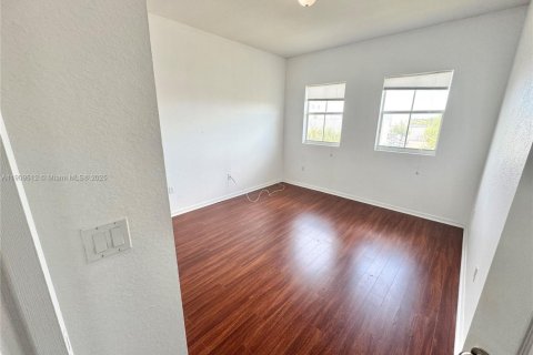 Condo in Doral, Florida, 3 bedrooms  № 1965431 - photo 16