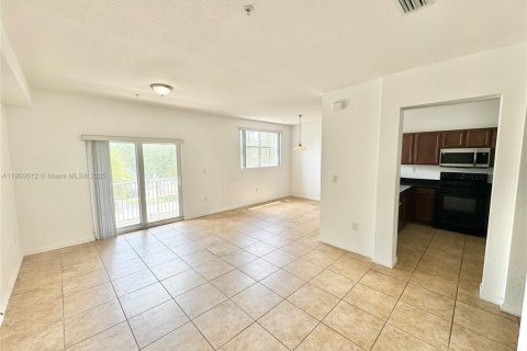 Condo in Doral, Florida, 3 bedrooms  № 1965431 - photo 4