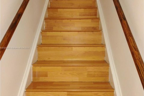 Condo in Hialeah, Florida, 2 bedrooms  № 1852272 - photo 7