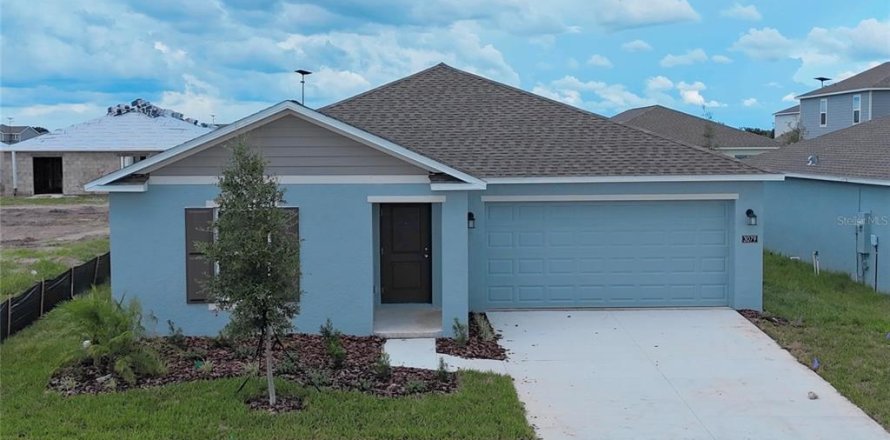 House in Eagle Lake, Florida 3 bedrooms, 138.15 sq.m. № 2391314