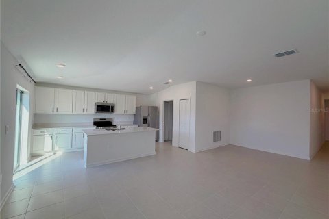 House in Eagle Lake, Florida 3 bedrooms, 138.15 sq.m. № 2391314 - photo 4