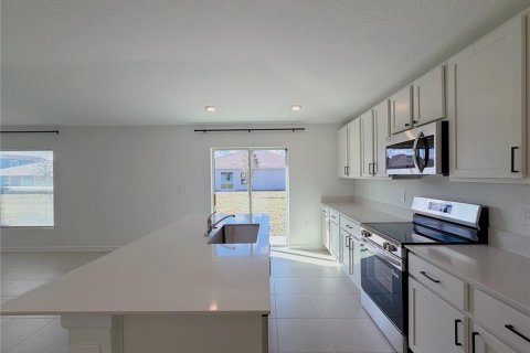 House in Eagle Lake, Florida 3 bedrooms, 138.15 sq.m. № 2391314 - photo 6
