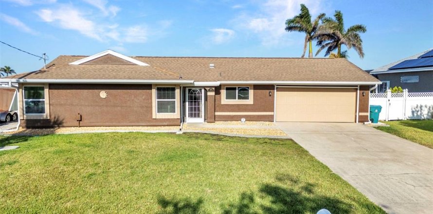 Casa en Port Charlotte, Florida 3 dormitorios, 146.23 m2 № 1733995