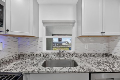 Villa ou maison à louer à Tampa, Floride: 3 chambres, 96.25 m2 № 2096087 - photo 13