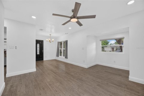 Villa ou maison à louer à Tampa, Floride: 3 chambres, 96.25 m2 № 2096087 - photo 6