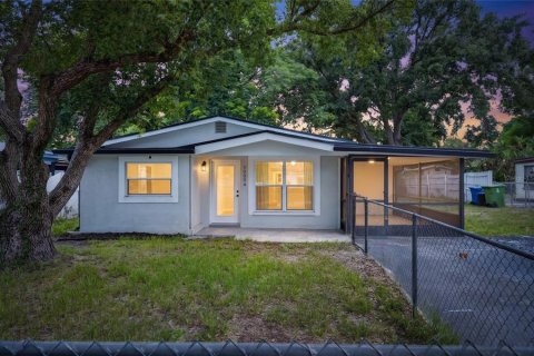Villa ou maison à Tampa, Floride 3 chambres, 96.25 m2 № 2096087