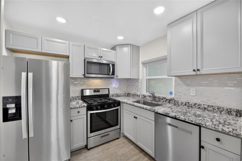 Villa ou maison à louer à Tampa, Floride: 3 chambres, 96.25 m2 № 2096087 - photo 15