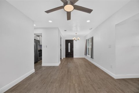 Villa ou maison à louer à Tampa, Floride: 3 chambres, 96.25 m2 № 2096087 - photo 8
