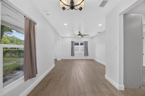 Villa ou maison à louer à Tampa, Floride: 3 chambres, 96.25 m2 № 2096087 - photo 7
