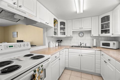 Купить кондоминиум в Семинол, Флорида 5 комнат, 88.81м2, № 1573036 - фото 10