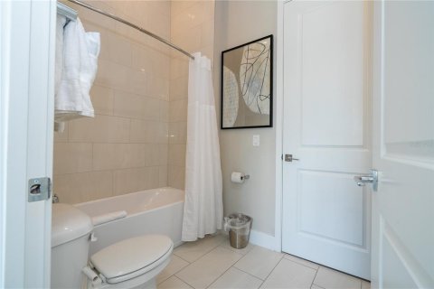 Снять в аренду кондоминиум в Фор-Корнерс, Флорида 5 комнат, 244.33м2, № 2233890 - фото 30