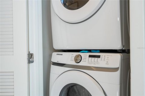 Снять в аренду кондоминиум в Фор-Корнерс, Флорида 5 комнат, 244.33м2, № 2233890 - фото 20
