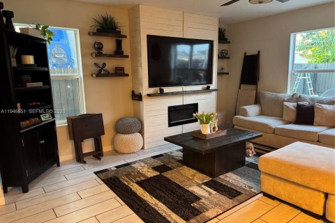 Villa ou maison à Florida City, Floride 4 chambres, 198.63 m2 № 2089036