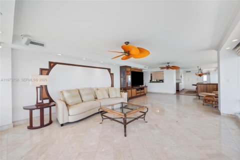Condo in Fort Lauderdale, Florida, 4 bedrooms  № 2297602 - photo 9
