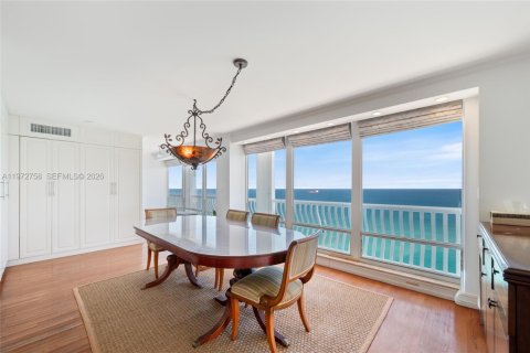 Condo in Fort Lauderdale, Florida, 4 bedrooms  № 2297602 - photo 15