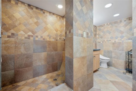 Condo in Fort Lauderdale, Florida, 4 bedrooms  № 2297602 - photo 30