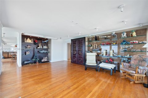 Condo in Fort Lauderdale, Florida, 4 bedrooms  № 2297602 - photo 13