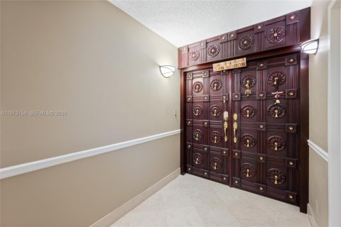 Condo in Fort Lauderdale, Florida, 4 bedrooms  № 2297602 - photo 7