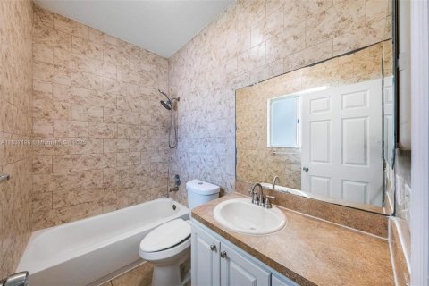 Casa en venta en Miramar, Florida, 3 dormitorios, 135.73 m2 № 2001693 - foto 27