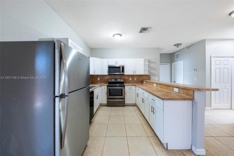 Casa en venta en Miramar, Florida, 3 dormitorios, 135.73 m2 № 2001693 - foto 8