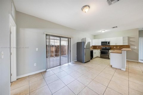 Casa en venta en Miramar, Florida, 3 dormitorios, 135.73 m2 № 2001693 - foto 7
