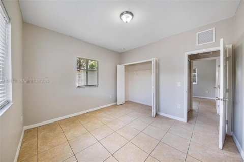 Casa en venta en Miramar, Florida, 3 dormitorios, 135.73 m2 № 2001693 - foto 16