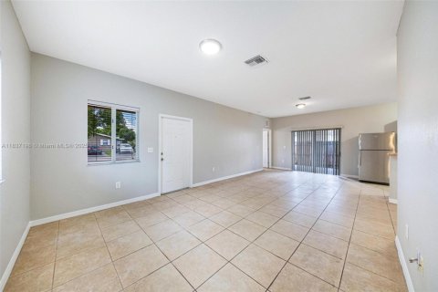 Casa en venta en Miramar, Florida, 3 dormitorios, 135.73 m2 № 2001693 - foto 18