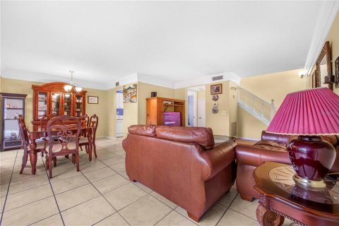 Touwnhouse à louer à Temple Terrace, Floride: 2 chambres, 102.56 m2 № 2115402 - photo 5