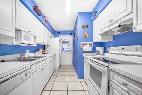 Touwnhouse à louer à Temple Terrace, Floride: 2 chambres, 102.56 m2 № 2115402 - photo 19