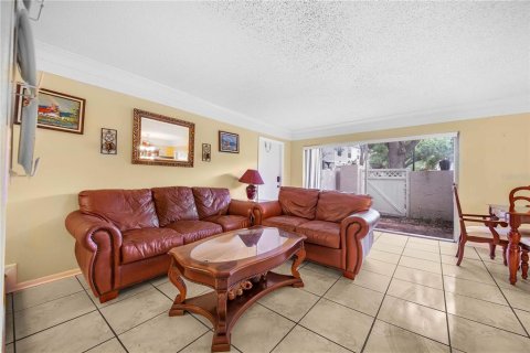 Touwnhouse à louer à Temple Terrace, Floride: 2 chambres, 102.56 m2 № 2115402 - photo 17