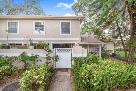 Touwnhouse à louer à Temple Terrace, Floride: 2 chambres, 102.56 m2 № 2115402 - photo 2