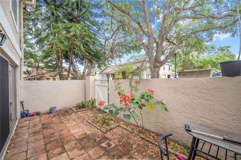 Touwnhouse à louer à Temple Terrace, Floride: 2 chambres, 102.56 m2 № 2115402 - photo 3
