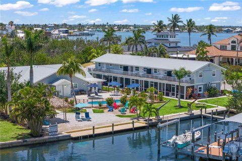 Hotel in Matlacha, Florida 687.48 sq.m. № 2383454