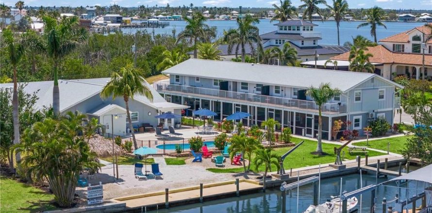Hotel in Matlacha, Florida 687.48 sq.m. № 2383454