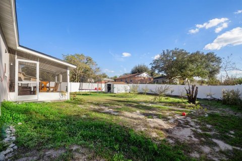 House in Apopka, Florida 4 bedrooms, 104.52 sq.m. № 1525787 - photo 21