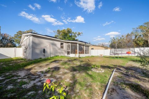 House in Apopka, Florida 4 bedrooms, 104.52 sq.m. № 1525787 - photo 22