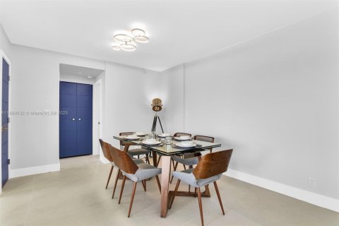 Condominio en alquiler en Fort Lauderdale, Florida, 2 dormitorios, 111.48 m2 № 1938918 - foto 10