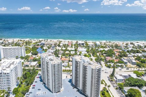 Condominio en alquiler en Fort Lauderdale, Florida, 2 dormitorios, 111.48 m2 № 1938918 - foto 3