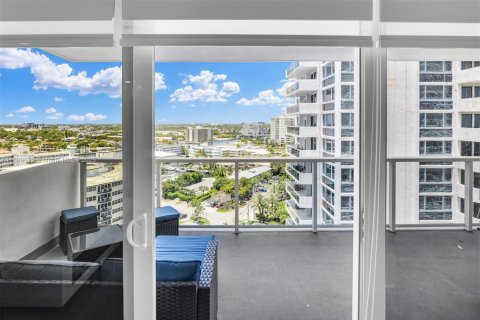 Condominio en alquiler en Fort Lauderdale, Florida, 2 dormitorios, 111.48 m2 № 1938918 - foto 16