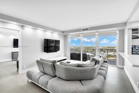 Condominio en alquiler en Fort Lauderdale, Florida, 2 dormitorios, 111.48 m2 № 1938918 - foto 8