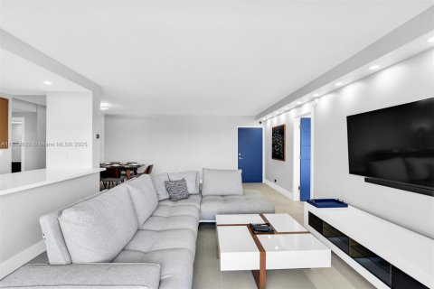 Condominio en alquiler en Fort Lauderdale, Florida, 2 dormitorios, 111.48 m2 № 1938918 - foto 17