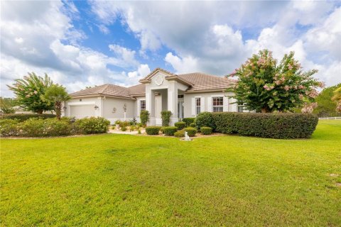 House in Inverness, Florida 3 bedrooms, 208.66 sq.m. № 2226448