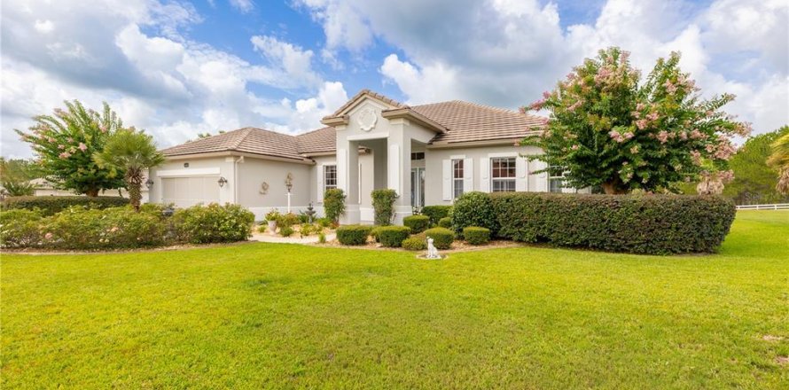 House in Inverness, Florida 3 bedrooms, 208.66 sq.m. № 2226448