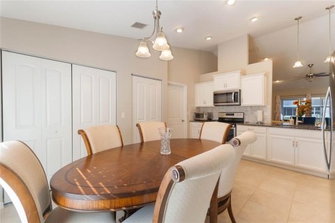 Villa ou maison à louer à Palm Coast, Floride: 4 chambres, 175.68 m2 № 1904522 - photo 4