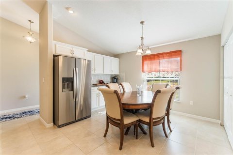 Villa ou maison à louer à Palm Coast, Floride: 4 chambres, 175.68 m2 № 1904522 - photo 3