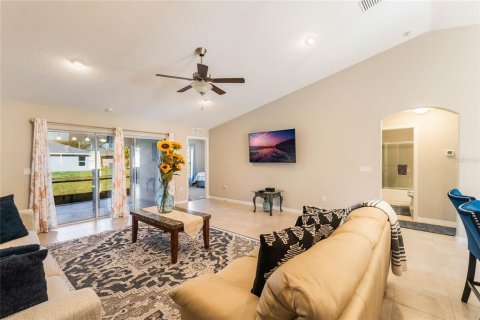 Villa ou maison à louer à Palm Coast, Floride: 4 chambres, 175.68 m2 № 1904522 - photo 6