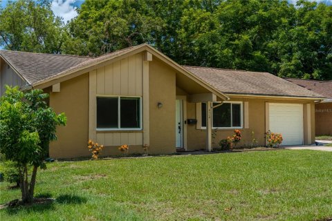 House in Hudson, Florida 2 bedrooms, 81.75 sq.m. № 1851506 - photo 1
